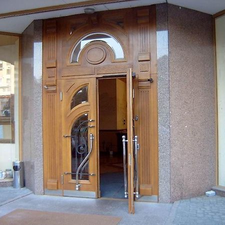 Attache Hotel Kiev Dış mekan fotoğraf