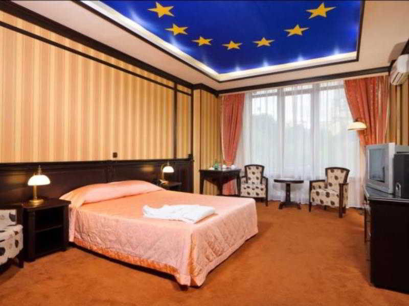Attache Hotel Kiev Dış mekan fotoğraf