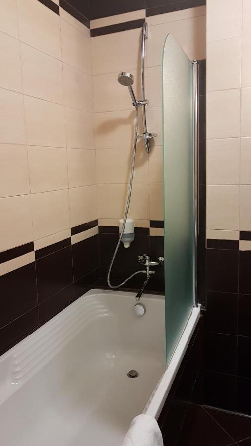 Attache Hotel Kiev Dış mekan fotoğraf