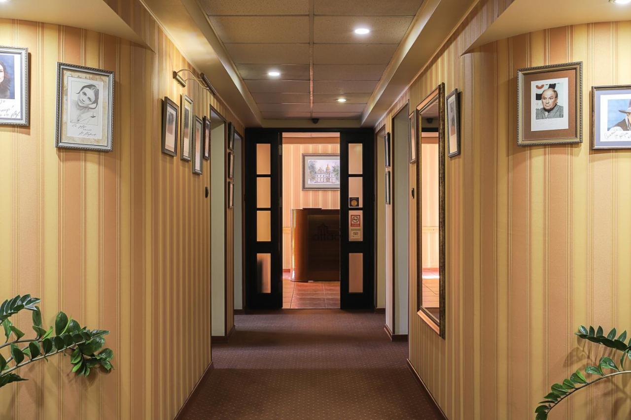 Attache Hotel Kiev Dış mekan fotoğraf