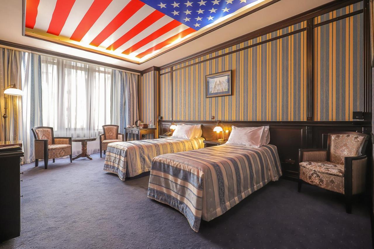 Attache Hotel Kiev Dış mekan fotoğraf
