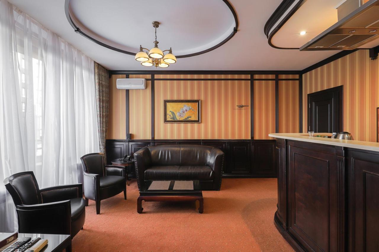 Attache Hotel Kiev Dış mekan fotoğraf