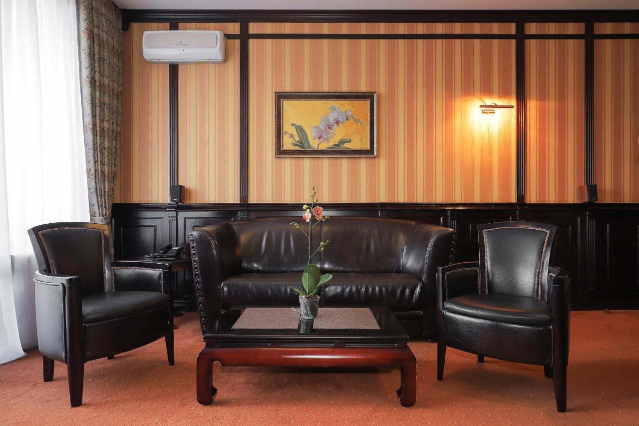 Attache Hotel Kiev Dış mekan fotoğraf