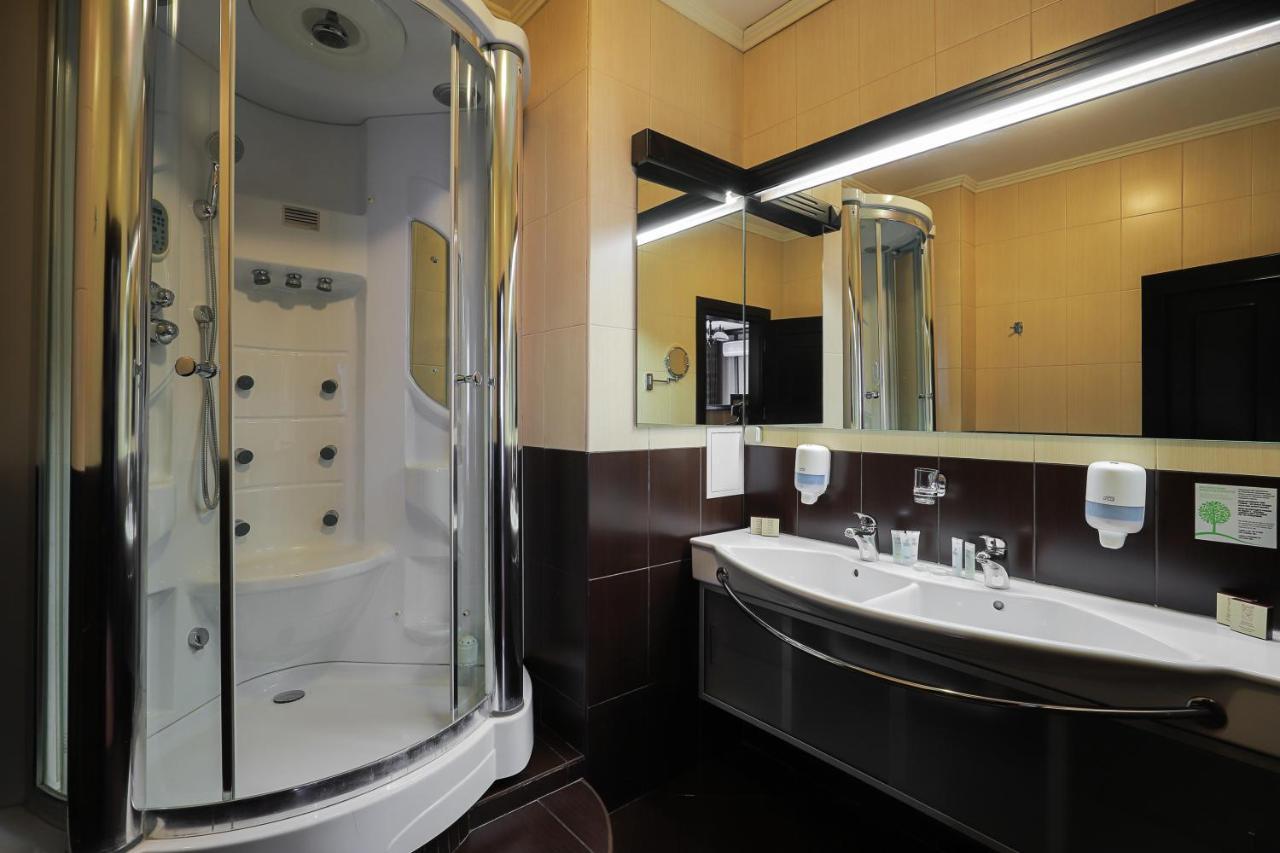 Attache Hotel Kiev Dış mekan fotoğraf