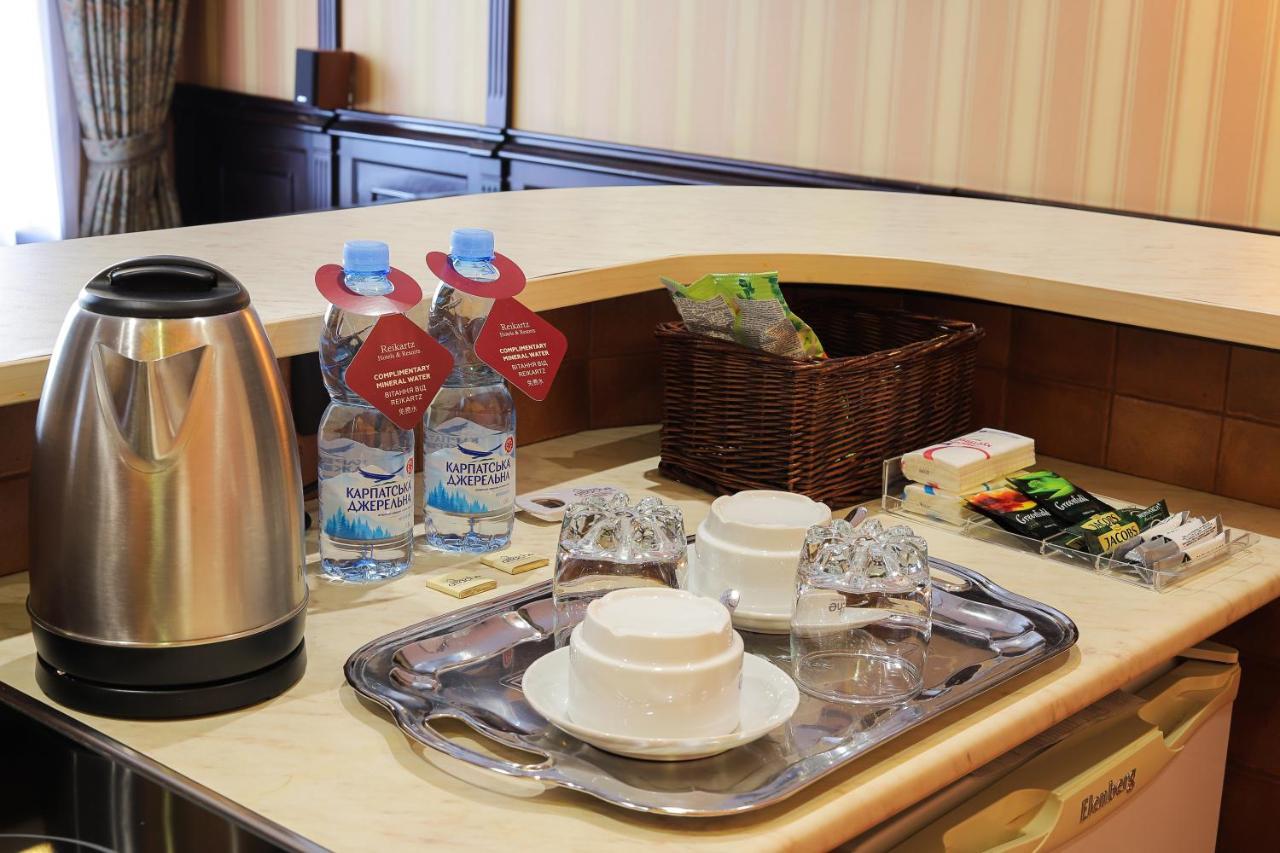 Attache Hotel Kiev Dış mekan fotoğraf